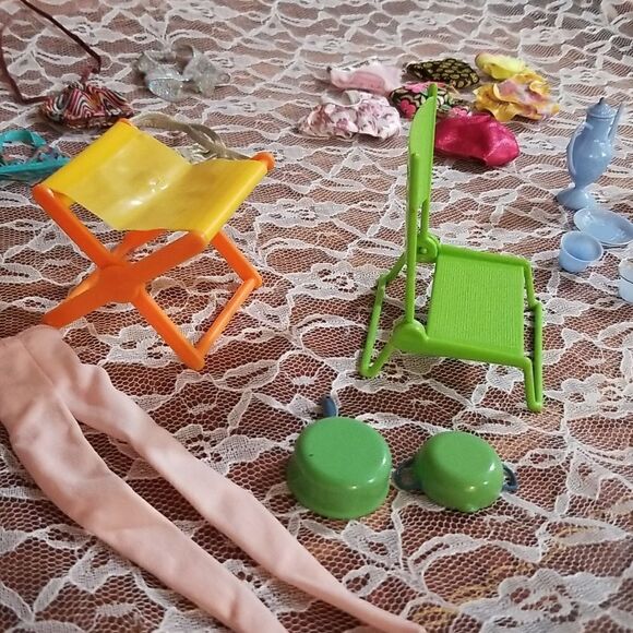 Vintage and modern Barbie Doll CLOTHES & mix items LOT - Picture 17 of 17